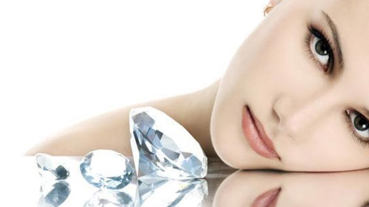Lotus Hydravital Facial