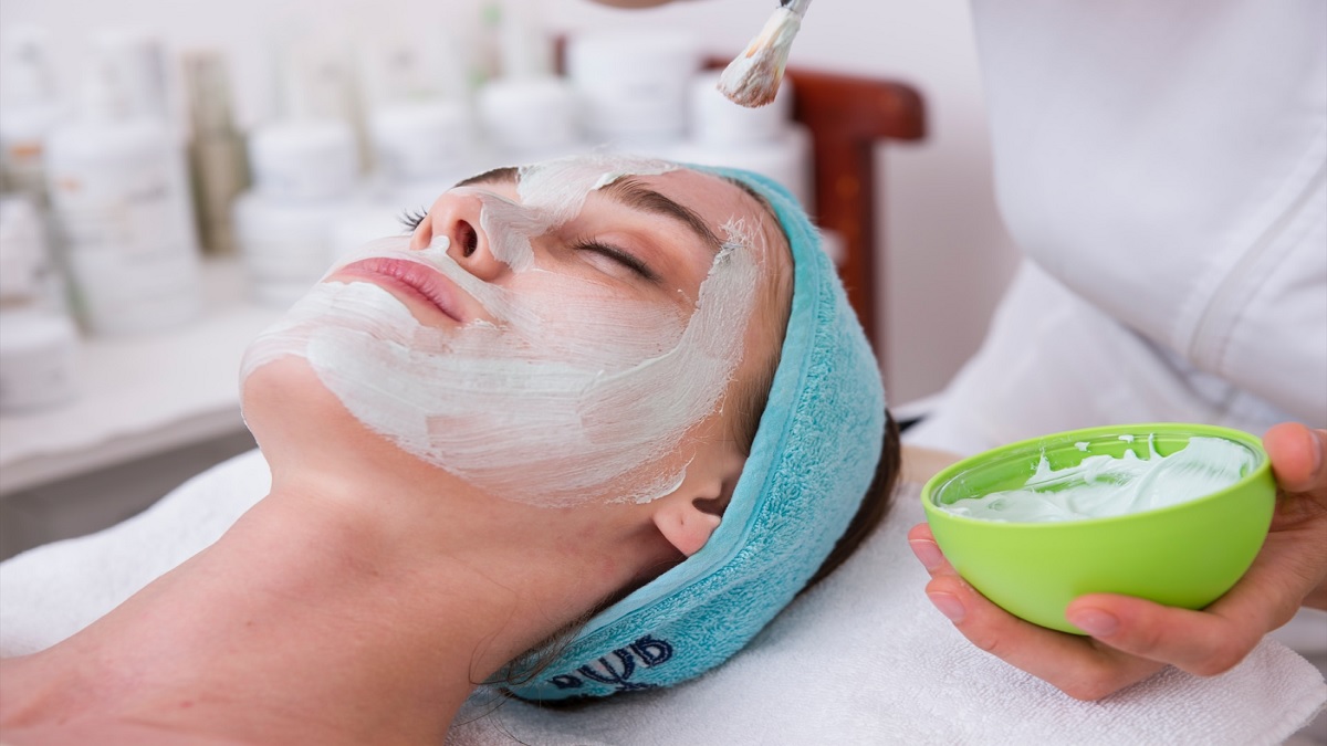 Lotus Hydravital Facial