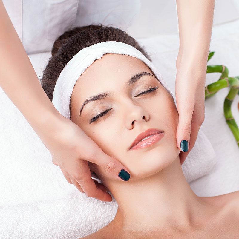 Lotus Hydravital Facial