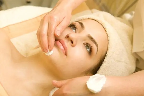 Lotus Hydravital Facial